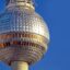 Sanierungsfahrplan in Berlin Funkturm im Berlin vor blauem Himmel